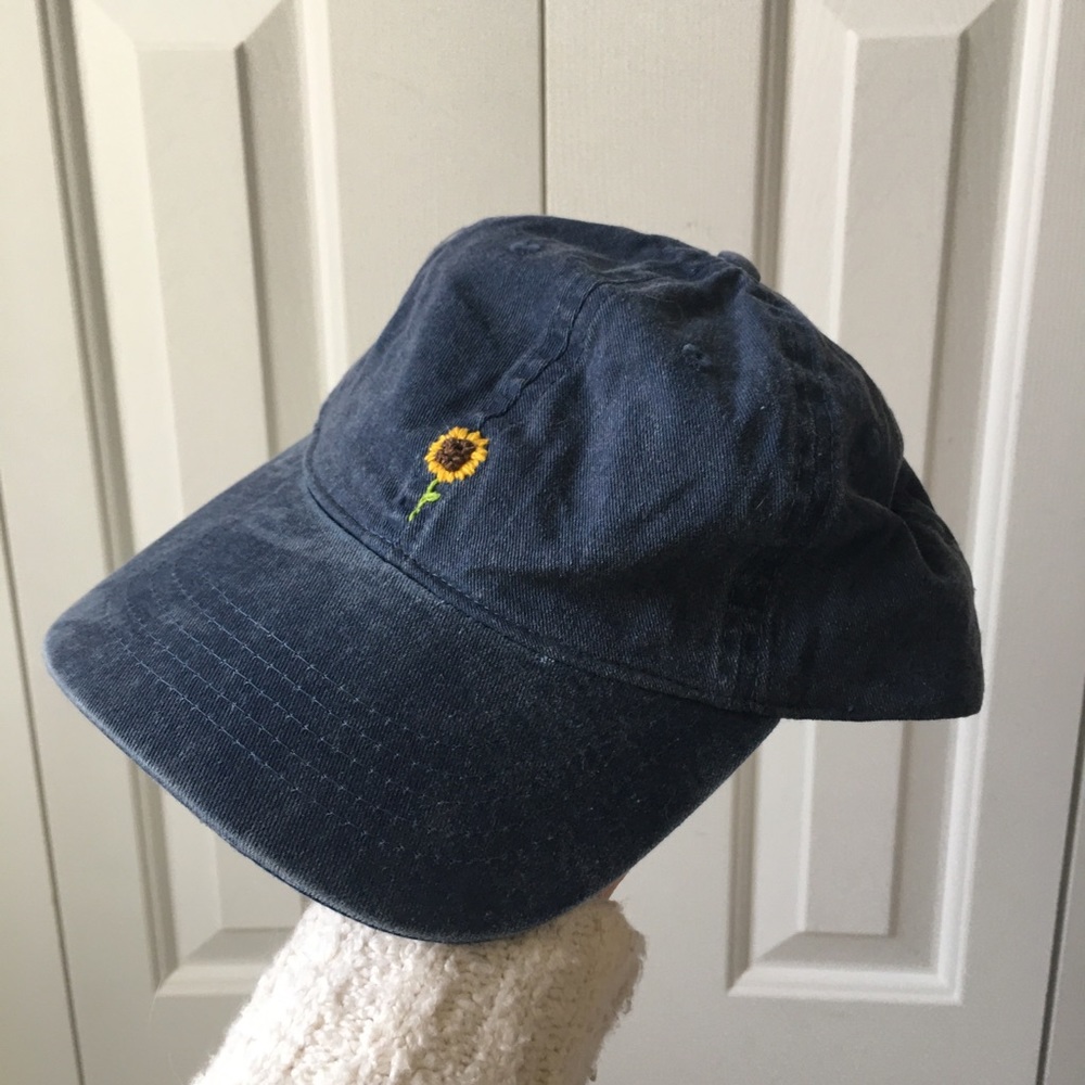 Handmade | Embroidered Sunflower Hat 🌻